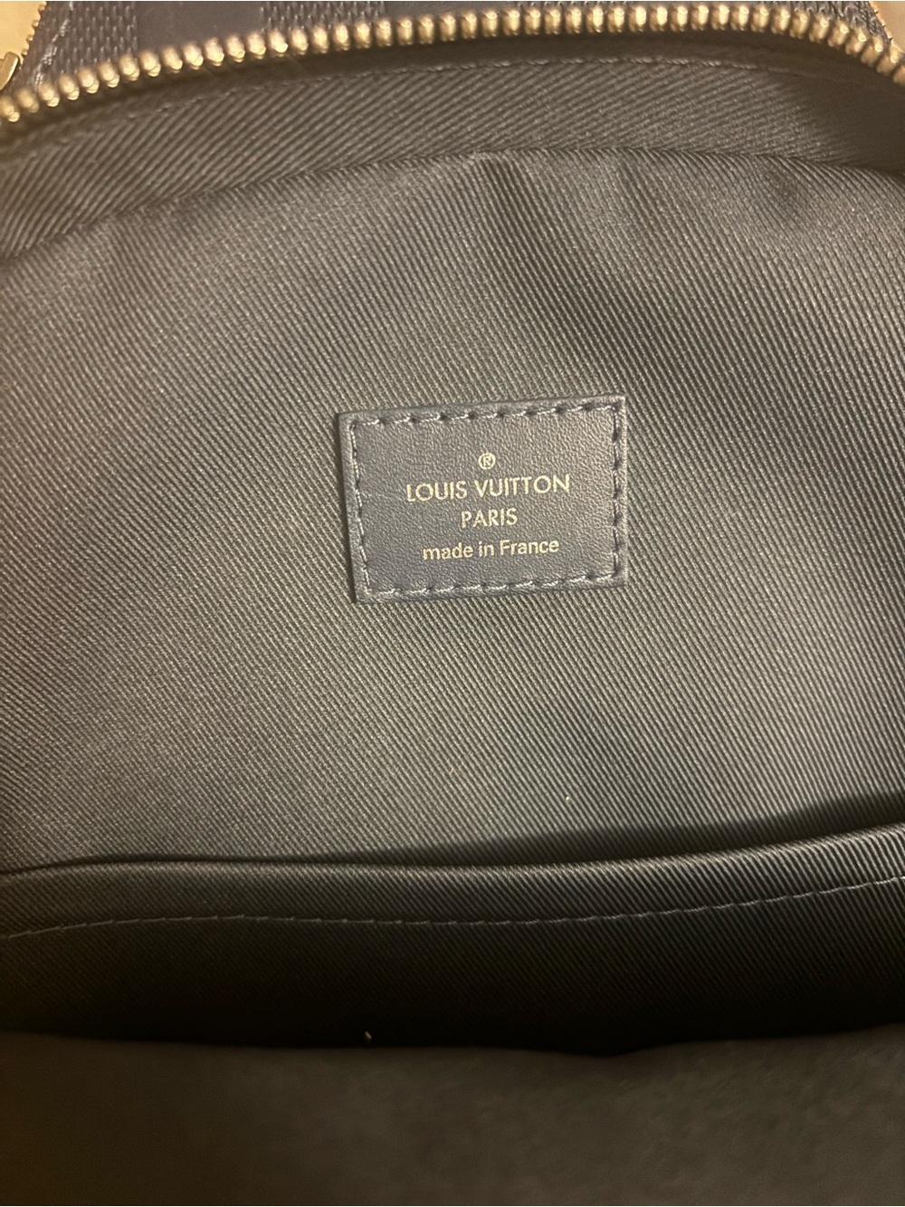 Louis Vuitton Black Damier Graphite Messenger Sling Bag - Picture 3 of 5